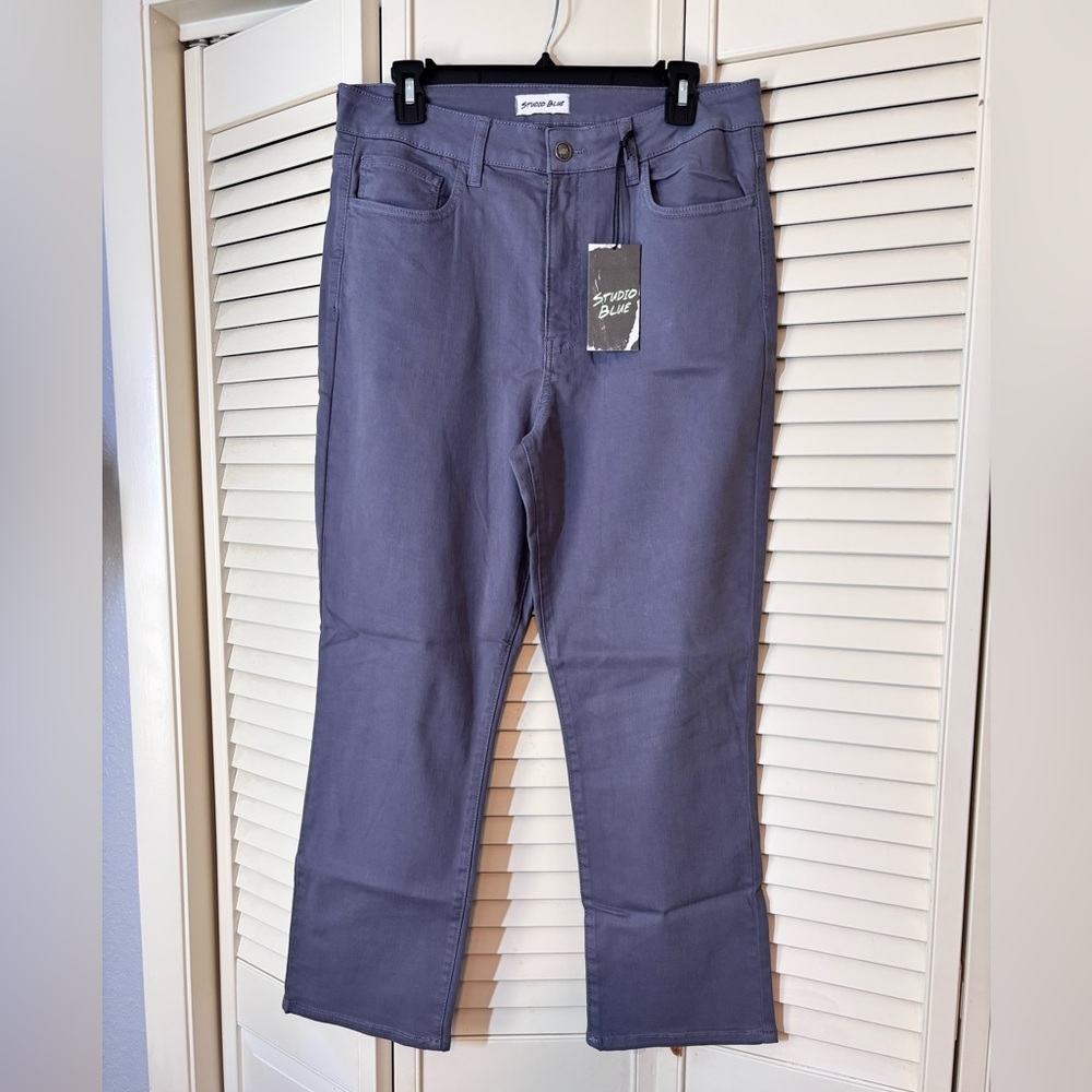 Studio Blue Straight Leg Jeans in FolkStone Gray | Sz 31